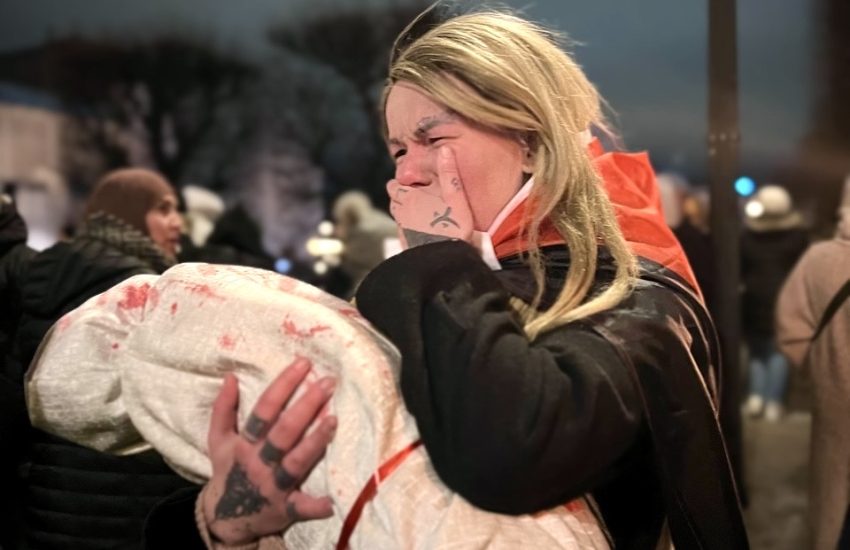 Louise Cansington under demonstrationen.